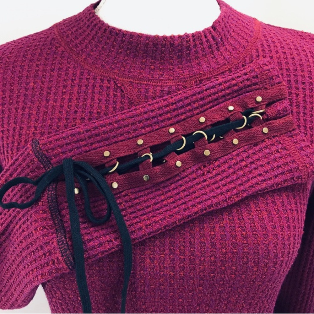 Free People Mountaineer cuff mock turtleneck thermal Size Med in color Wine NWOT